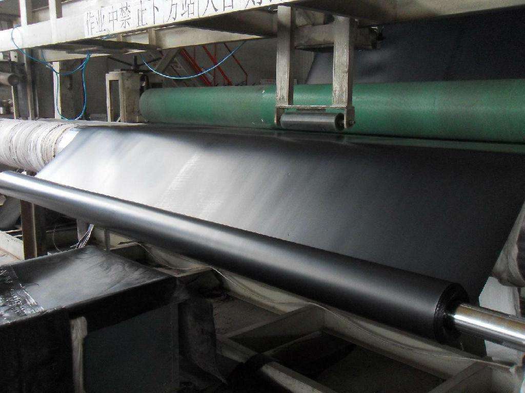 石化領(lǐng)域HDPE土工膜具有相對較長運用年限